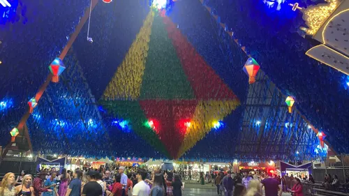 
				
					Fotos da segunda noite do São João 2024 de Campina Grande: veja shows, público e espaços
				
				