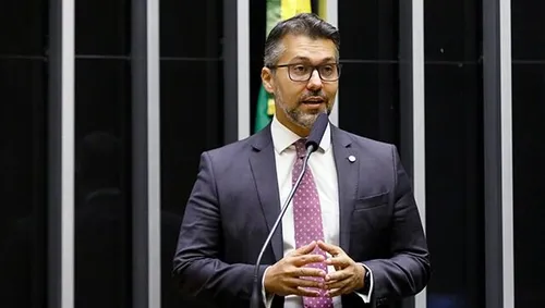 
				
					Gadelha reafirma 'carta branca' para Romero disputar prefeitura de Campina
				
				