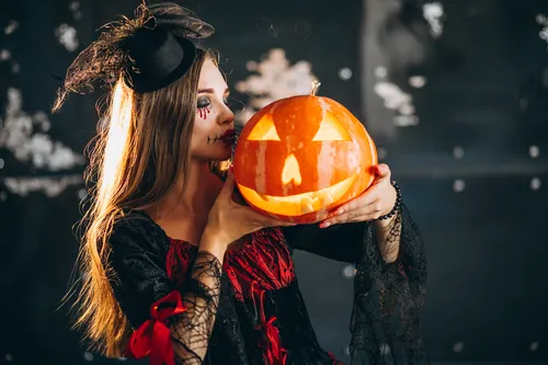 
				
					Halloween simples: dicas de fantasias, maquiagem e decoração
				
				