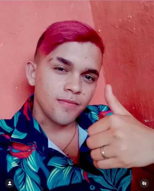 
				
					Influenciador da PB é assassinado a facadas e suspeito é espancado por populares logo depois
				
				