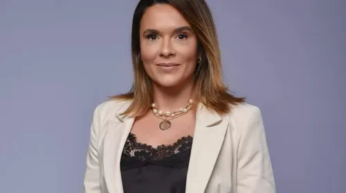 
				
					João Azevêdo nomeia Anna Carla Lopes como desembargadora da Paraíba
				
				