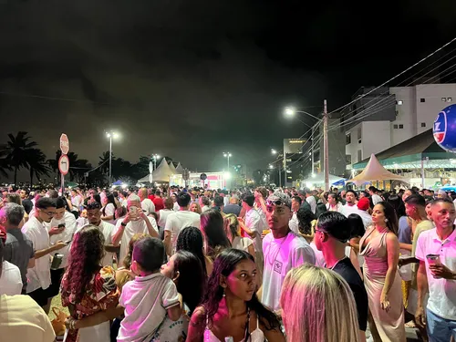 
				
					João Pessoa celebra Réveillon 2025 com multidão no Busto de Tamandaré
				
				