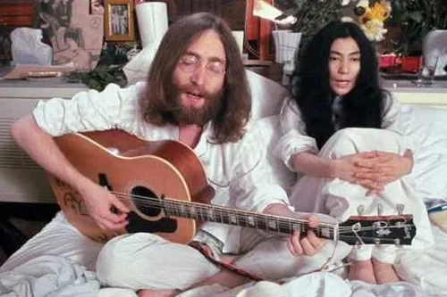 
				
					John Lennon pediu cantando que o mundo desse uma chance à paz
				
				