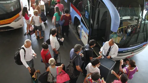 
				
					Empresa de ônibus é notificada por não reembolsar passagens vendidas durante greve de motoristas
				
				