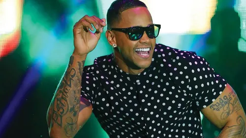 
				
					Carnaval 2025 de João Pessoa: Léo Santana anima as Virgens de Tambaú
				
				