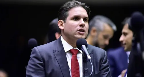 
				
					Hugo Motta vai pautar urgência da proposta que amplia número de deputados
				
				