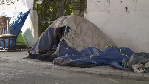 
				
					Mais de 1,2 mil paraibanos vivem em tendas ou barracas, aponta IBGE
				
				