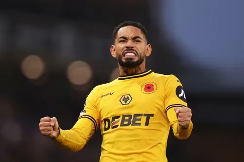 
				
					Matheus Cunha brilha com golaço e assistência na primeira vitória do Wolves na Premier League
				
				