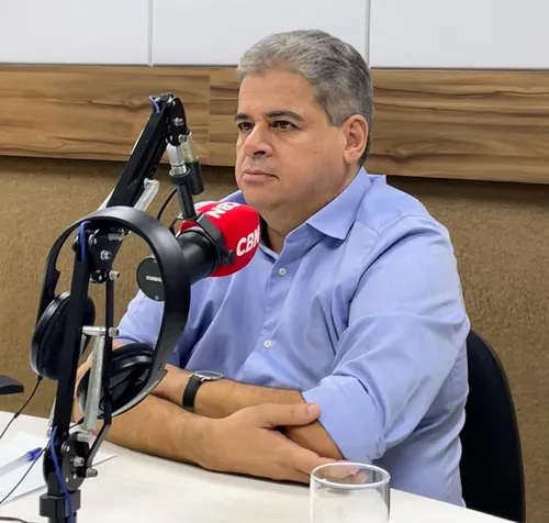 
				
					Na CBN: Alcindor Vilarim quer usar experiência para "remendar" relação de Bruno com a Câmara
				
				