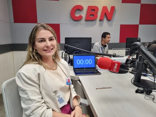 
				
					Na CBN, Amanda Rodrigues minimiza ausência de Lula na campanha e diz estar pronta para ser vice
				
				