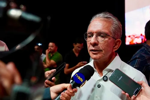 
				
					Nabor Wanderley admite possibilidade de estar em uma chapa majoritária em 2026: "estou preparado"
				
				