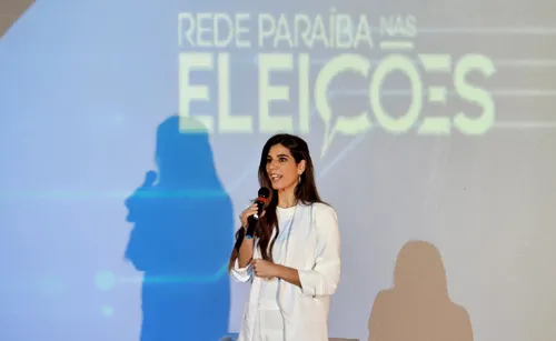 
				
					'Não existe saída que não seja pela política', defende Andréia Sadi em evento da Rede Paraíba
				
				