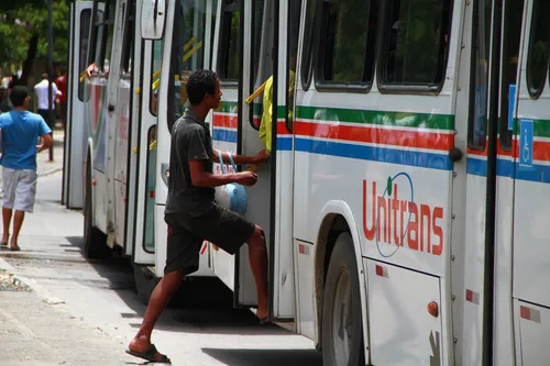 
				
					Obra de novo terminal de ônibus no Centro de João Pessoa muda trânsito
				
				