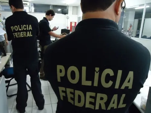 
				
					Polícia Federal faz buscas contra hackers que invadiram contas bancárias de prefeituras da PB
				
				