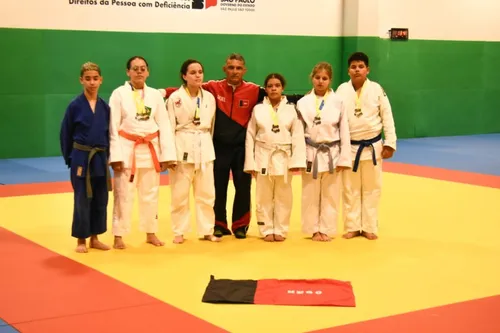 
				
					Paraíba encerra Paralimpíadas Escolares 2024 com 92 medalhas e 10º lugar no ranking geral
				
				