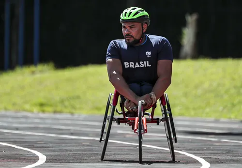 
				
					Paralimpíadas de Paris 2024: Ariosvaldo Fernandes vai para sua 5ª edição de Paralimpíada
				
				