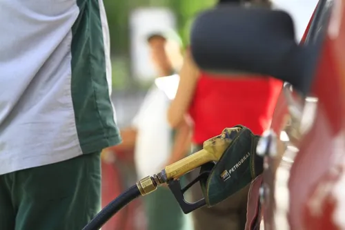 
				
					Preço da gasolina pode chegar até R$ 6,09 em João Pessoa
				
				