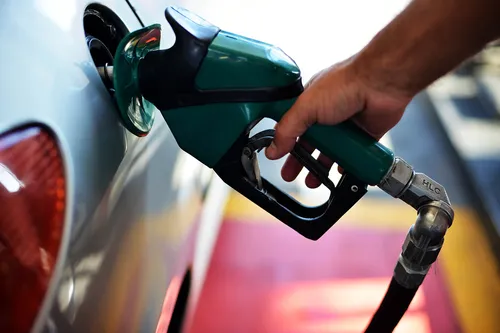 
				
					Preço do litro da gasolina registra queda em João Pessoa e pode ser encontrado a menos de R$ 6
				
				