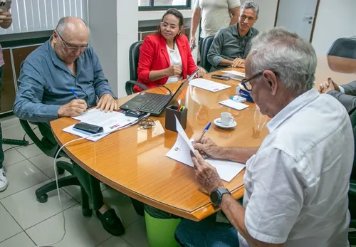 
				
					Prefeitura de João Pessoa vai integrar sistemas de controle de gastos com TCE-PB
				
				