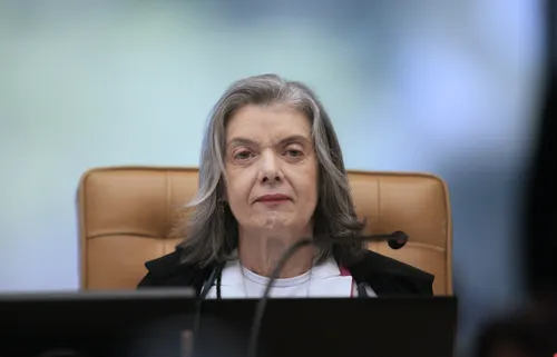 
				
					Bolsonaro atuou como líder de organização criminosa em trama golpista, diz Cármen Lúcia
				
				