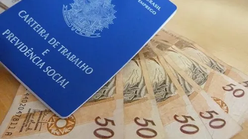 
				
					Salário mínimo vai subir para R$ 1.518 em 2025
				
				