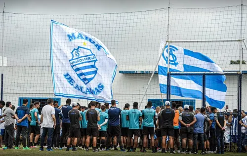 
				
					Próximo adversário do Botafogo-PB, CSA vive crise e dispensou oito jogadores na semana
				
				