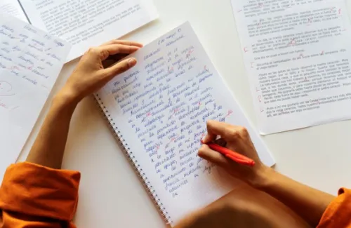 
				
					Envie redações para plataforma do Lá vem o Enem e receba correção de graça até 31 de outubro
				
				