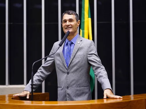 
				
					Romero Rodrigues já mira 2026 e revela qual cargo pretende disputar
				
				