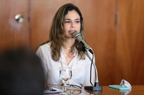 
				
					Rosália evita atritos no PSD, mas nega possível composição do partido com Romero Rodrigues
				
				