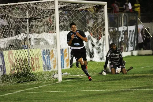 
				
					Santa Cruz x Treze: relembre cinco jogos históricos do Galo contra a Cobra Coral
				
				