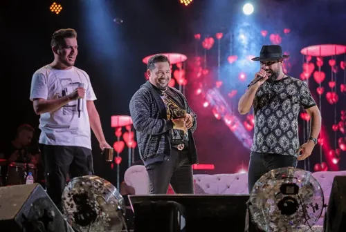 
				
					São João de Campina Grande tem show de Raí Saia Rodada, Zezo e Luan Estilizado neste domingo (16)
				
				