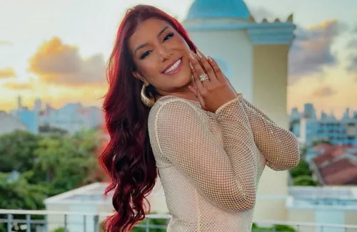 
				
					Priscila Senna em Alhandra
				
				