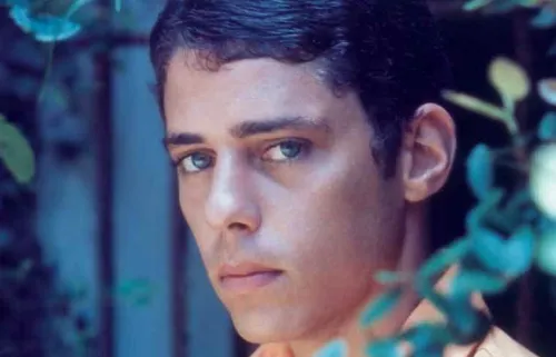 
				
					Se tivesse abandonado a música na juventude, Chico Buarque já seria um gigante da MPB
				
				