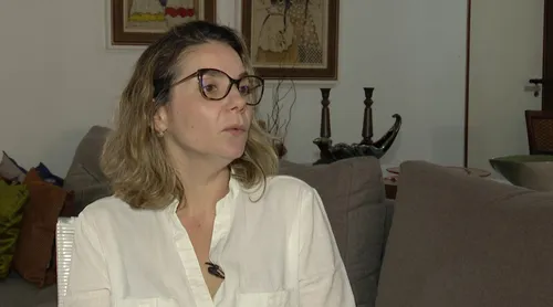 
				
					Sobrinha de pediatra suspeito de estuprar criança diz ter sido abusada por ele na infância
				
				