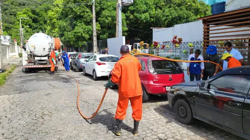 
				
					Sudema autua três estabelecimentos por despejo clandestino de esgoto na orla de Cabo Branco
				
				