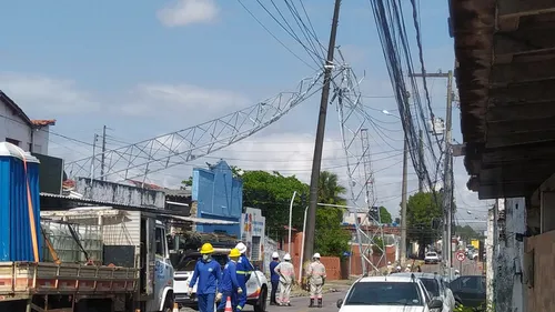 
				
					Torre de telecomunicação cai em fios e deixa 25 mil pessoas da Grande João Pessoa sem energia
				
				