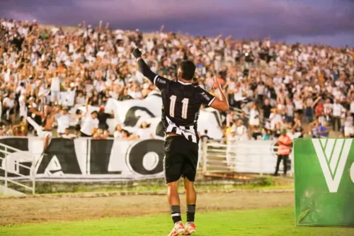 
				
					Thiaguinho se reapresenta ao Flamengo após ano de sucesso pelo Treze em 2024
				
				