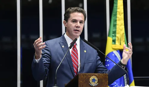 
				
					Comissão do Senado aprova projeto que proíbe 'cobrança extra' por diplomas em universidades
				
				