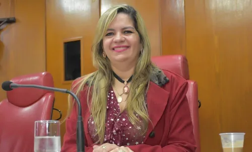 
				
					PF indicia Lauremília e Janine Lucena por integrar organização criminosa para influenciar eleição
				
				