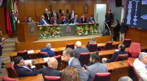 
				
					TCE-PB manda que vereadores de João Pessoa devolvam R$ 1,3 milhão recebidos a mais em 2022
				
				