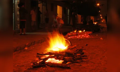 
				
					Deputados revogam lei para voltar a liberar fogueiras em áreas urbanas da Paraíba
				
				