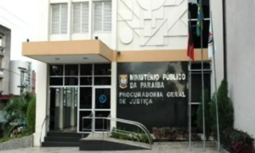 
				
					Ex-prefeito é alvo de ação por esquema com filho através de 'empresa fantasma' na Paraíba
				
				