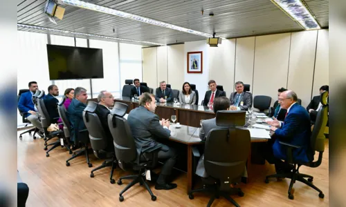 
				
					Farol e secretária vão a Alckmin por Porto Seco e melhorias na Transposição
				
				