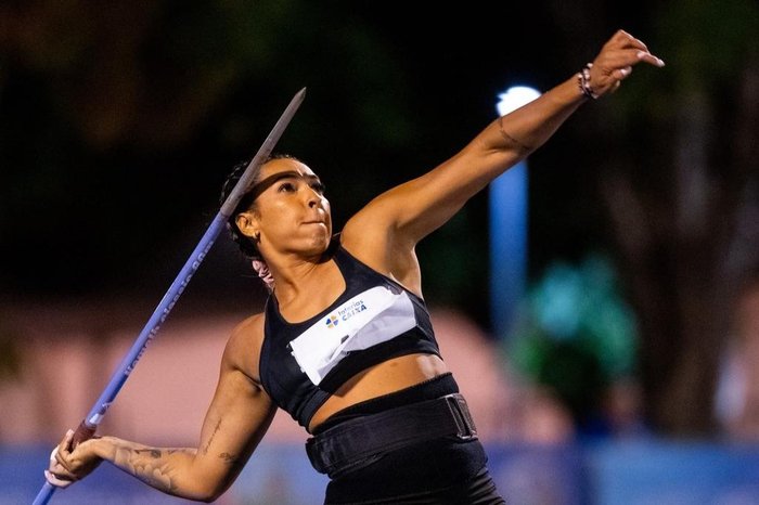 Jucilene de Lima e Andressa de Morais se aproximam de vaga nas