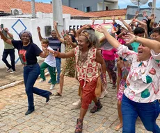Chico César lança novo clipe de 'Mama África' gravado em Catolé do Rocha; assista