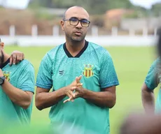 Conheça Felipe Surian, novo treinador do Treze