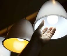 Aneel reajusta bandeira tarifária para outubro e conta de luz vai ficar mais barata