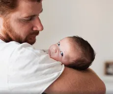Lei que aumenta gradualmente a licença-paternidade é sancionada; entenda