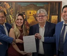 As fraturas e faturas de Adriano Galdino para João Azevêdo e Hugo Motta