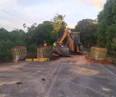 Ponte entre Alhandra e Caaporã é totalmente interditada